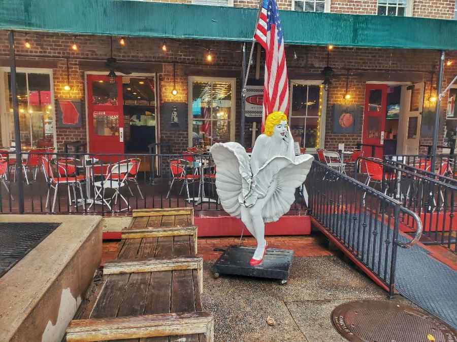 Cafe at City Market Savannah Ga