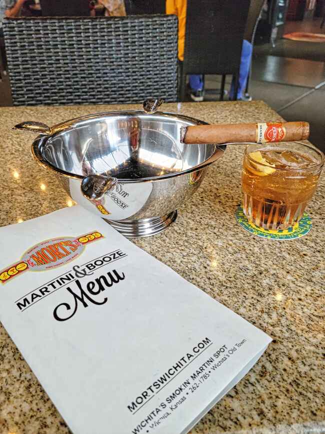 Punch Cigar and cocktail